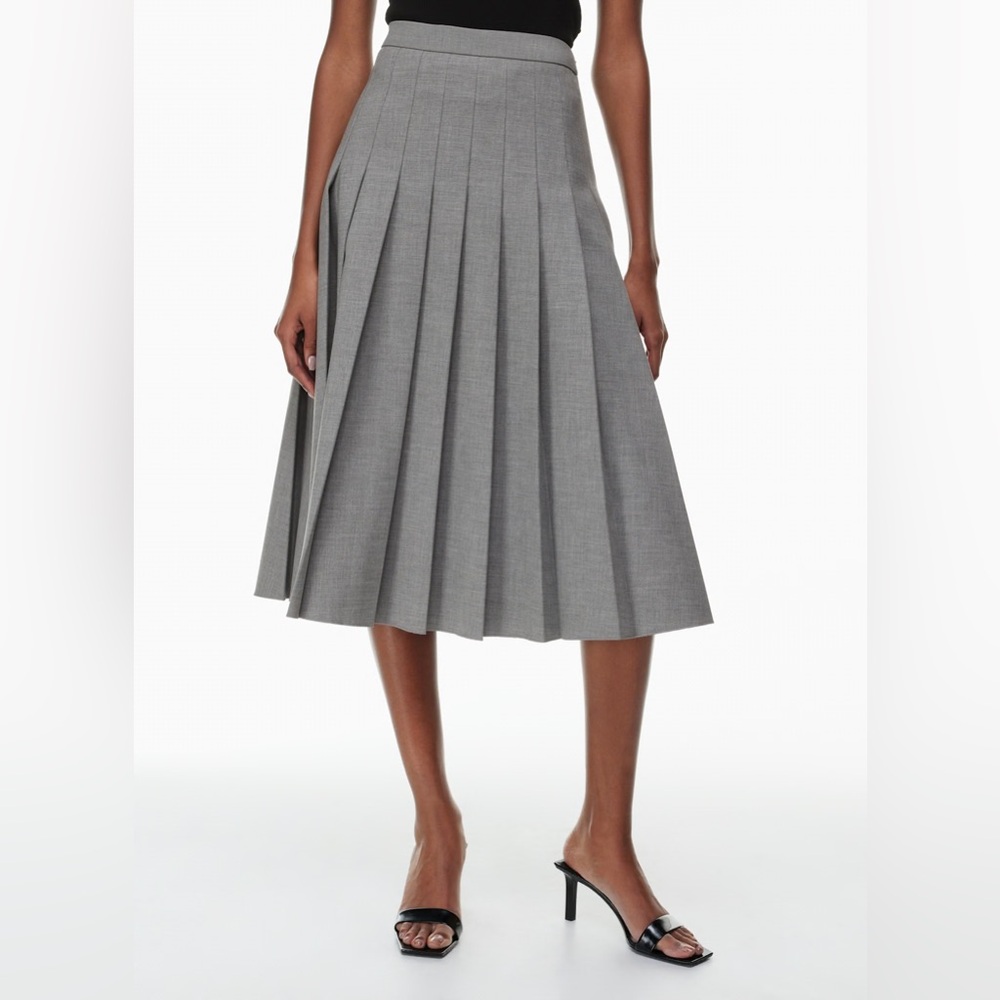 Aritzia Babaton Didi Pleated Gray Skirt
